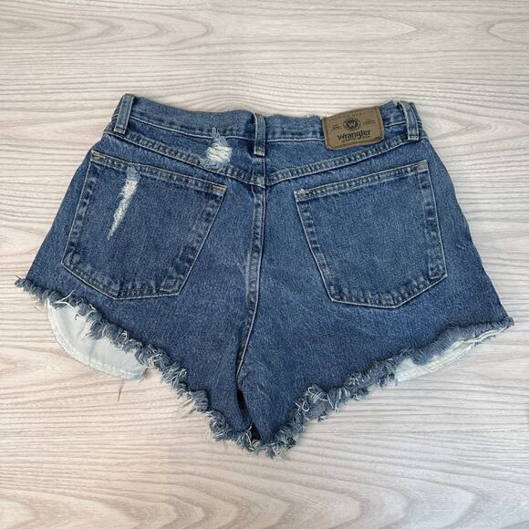 Wrangler Cut Off Jean Shorts Womens 33 Medium Wash Denim Relaxed Fit Distressed - Picture 7 of 10